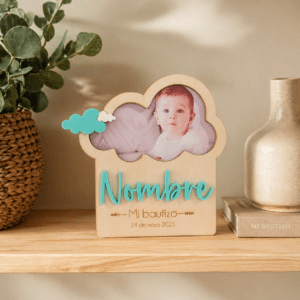 Portafoto de Bautizo Personalizado en Forma de Nube | Madera y Acrílico con Foto y Nombre